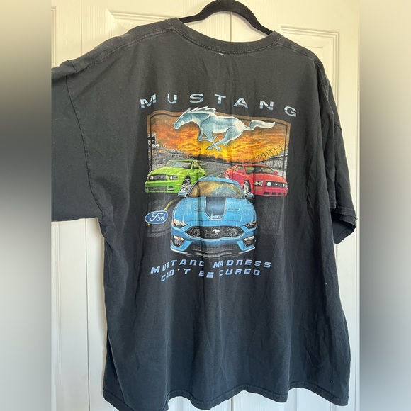 Mens LRG mustang tshirt - Picture 2 of 3